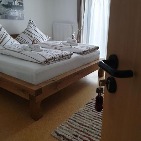 I24Rooms - Gaestezimmer Mit Eigenem Garten Legau Bagian luar foto
