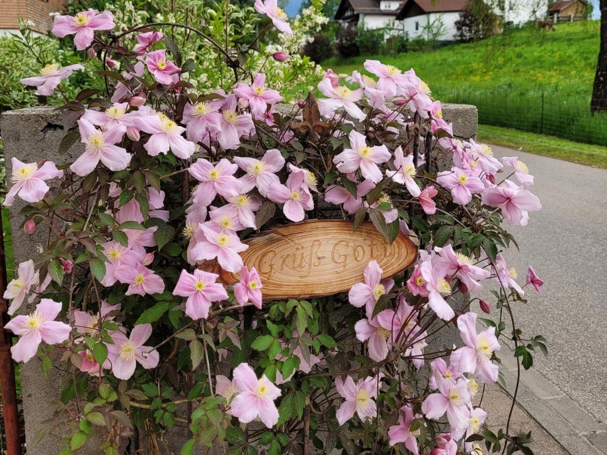 I24Rooms - Gaestezimmer Mit Eigenem Garten Legau Bagian luar foto