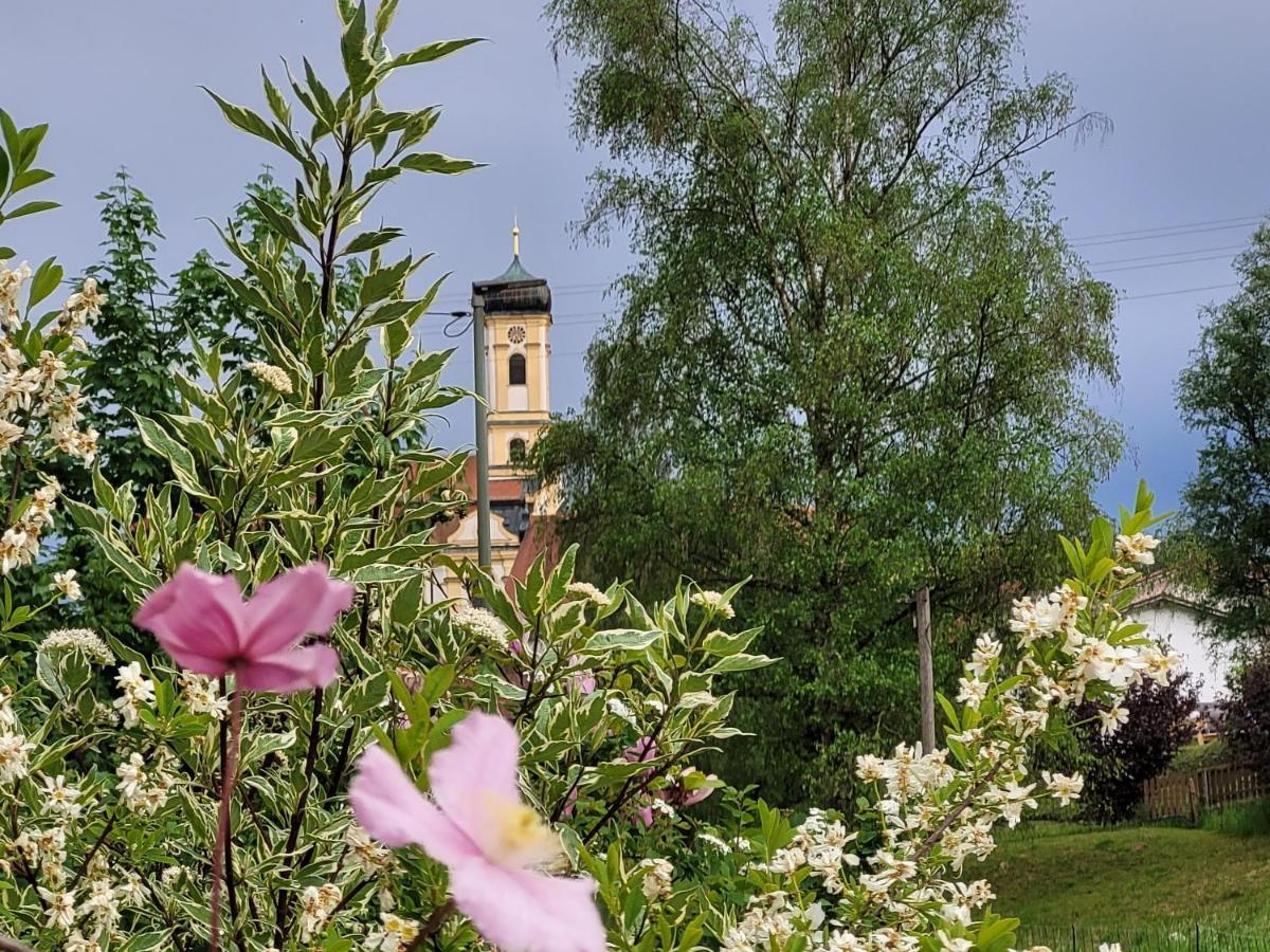 I24Rooms - Gaestezimmer Mit Eigenem Garten Legau Bagian luar foto