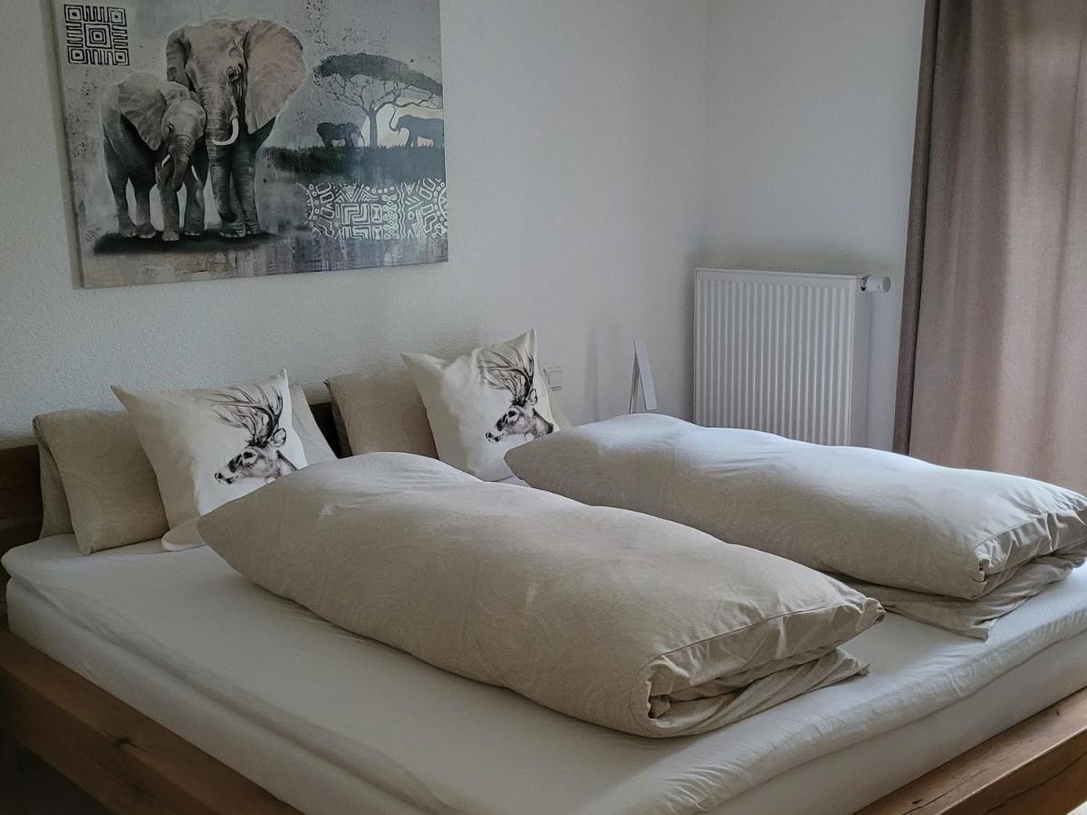 I24Rooms - Gaestezimmer Mit Eigenem Garten Legau Bagian luar foto