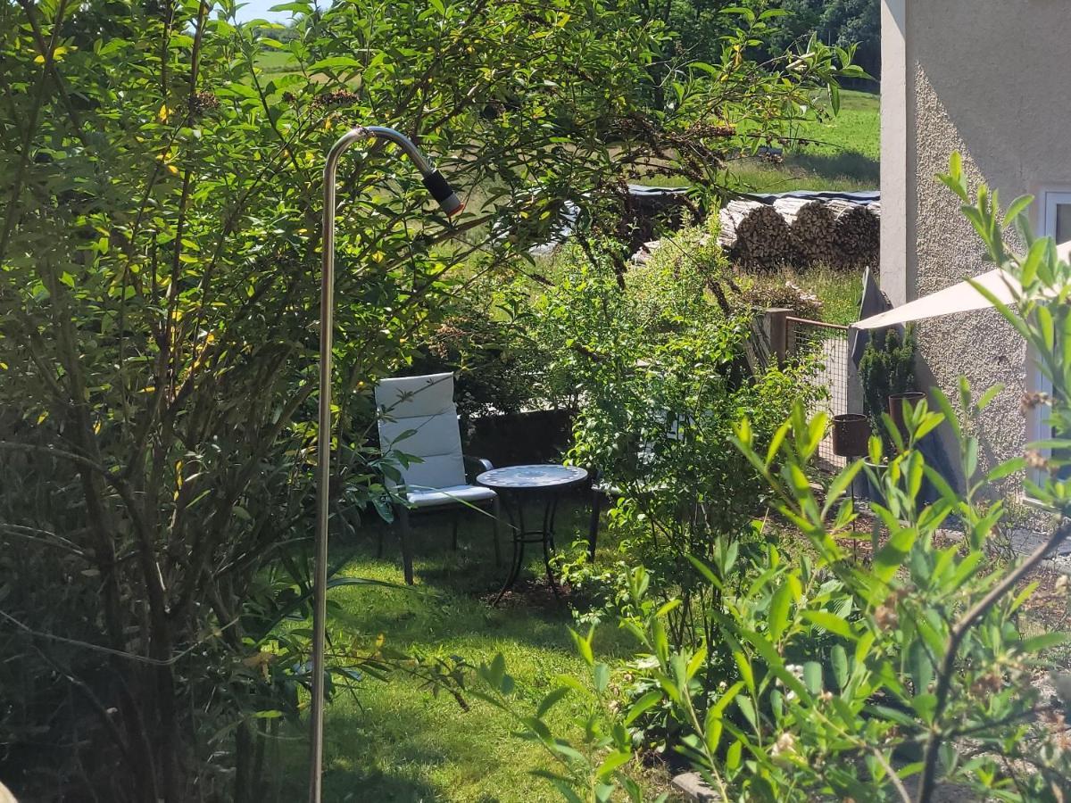 I24Rooms - Gaestezimmer Mit Eigenem Garten Legau Bagian luar foto