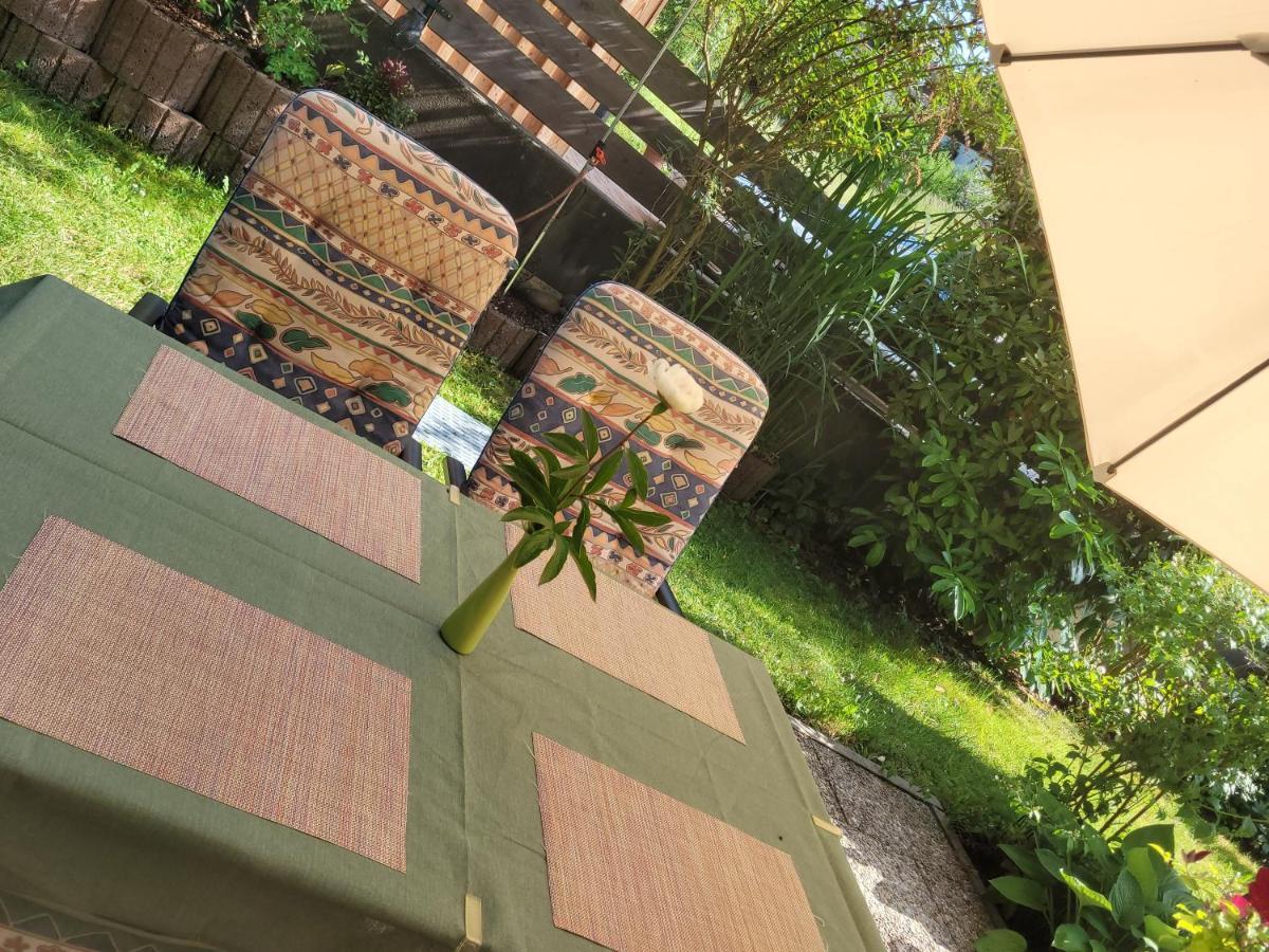 I24Rooms - Gaestezimmer Mit Eigenem Garten Legau Bagian luar foto