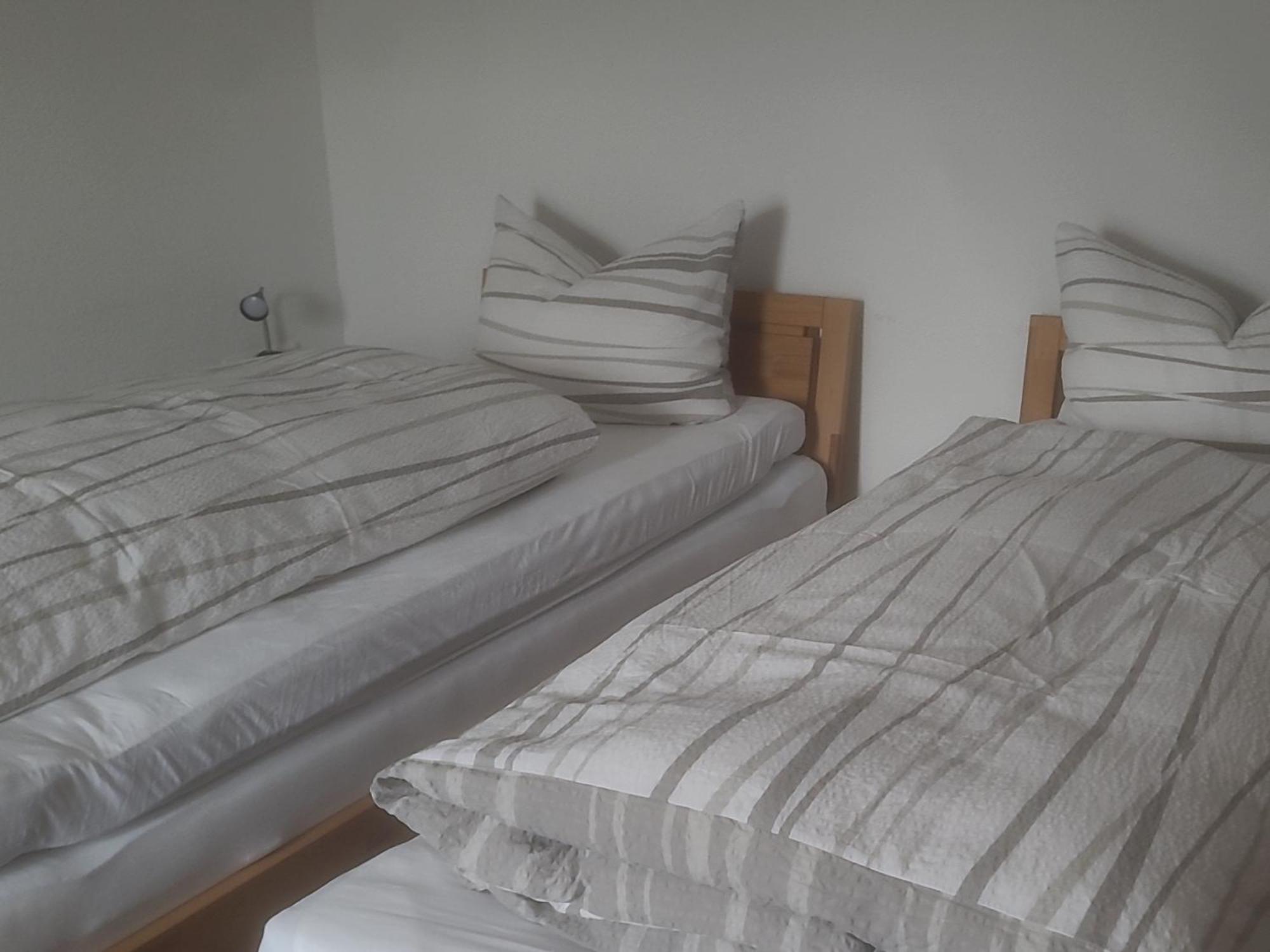I24Rooms - Gaestezimmer Mit Eigenem Garten Legau Bagian luar foto
