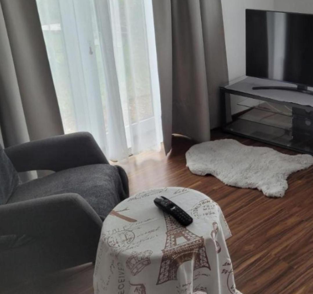 I24Rooms - Gaestezimmer Mit Eigenem Garten Legau Bagian luar foto